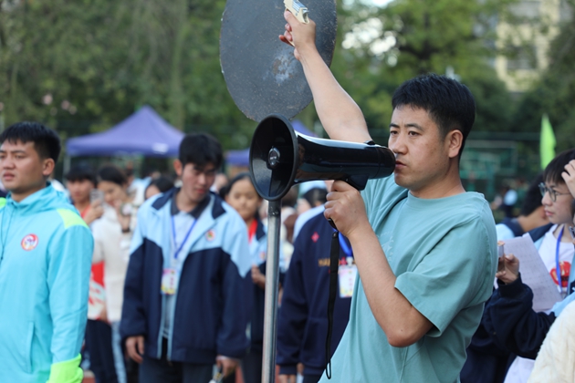 以专业护航赛场，以热