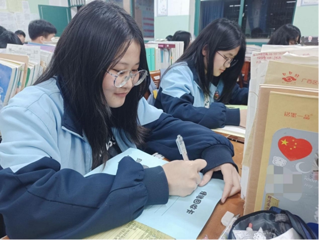 1676774795912245.jpg 放松心情 释放情绪 九年级开学考后心理解压活动315.jpg