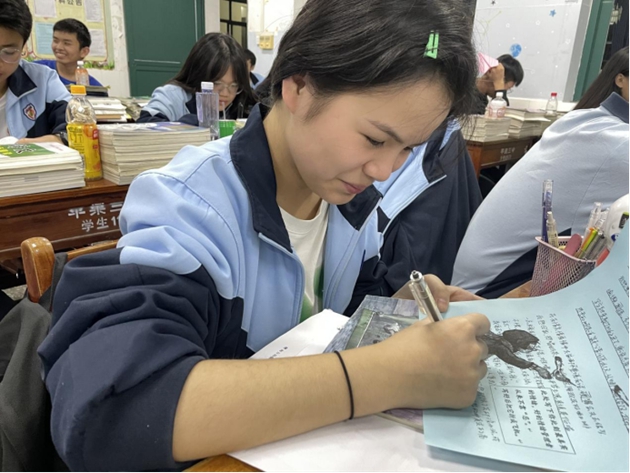 1676774816922880.jpg 放松心情 释放情绪 九年级开学考后心理解压活动319.jpg