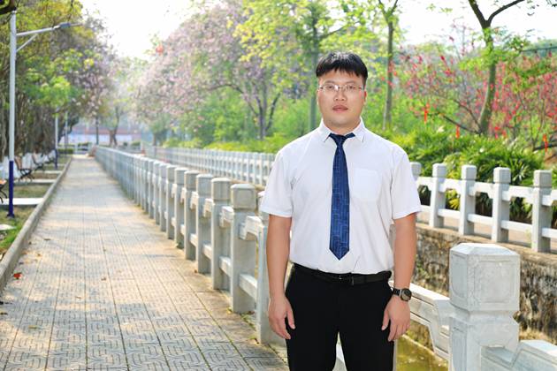 1749715272245407.jpg 李育冰.jpg